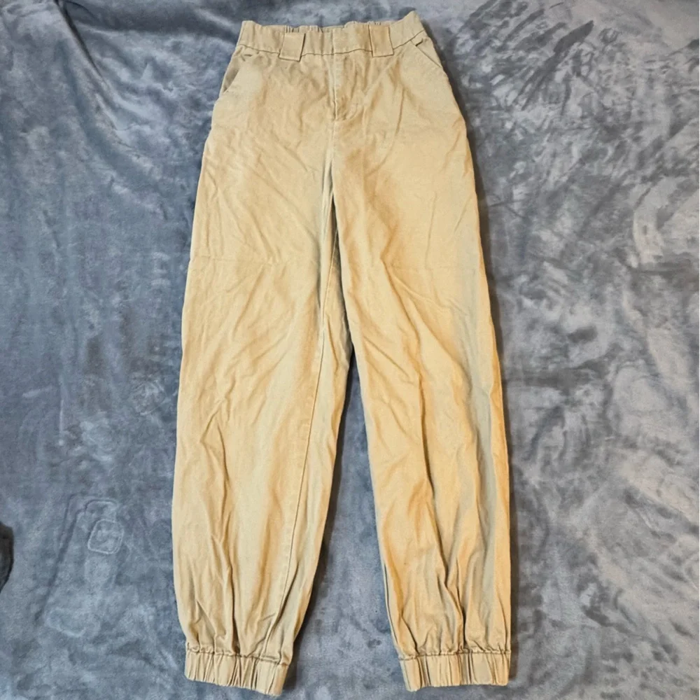 TNA Tan Track Pants for Women

#1244 - Picture 12 of 12